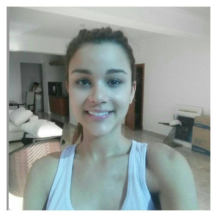 Beautiful girls without cosmetics 18 years old