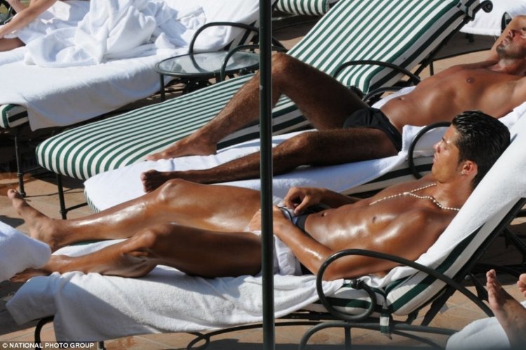 Naked Christiano Ronaldo