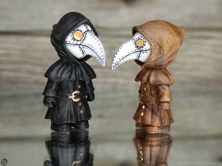 Plague doctor miniature figure