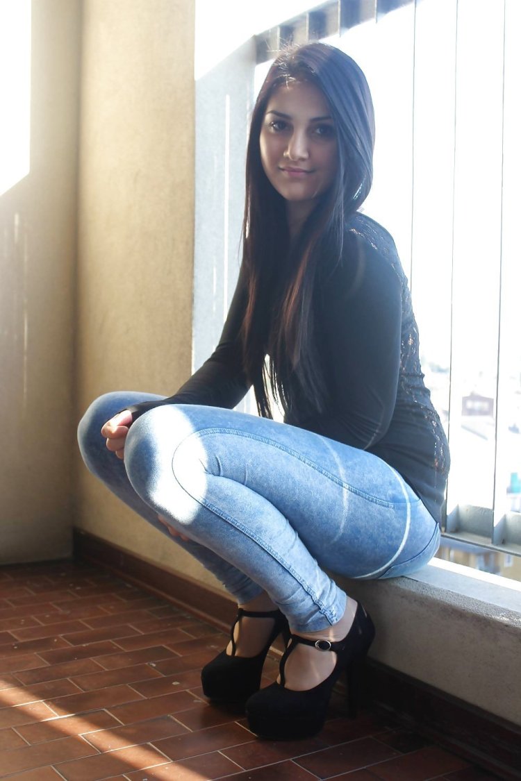 Azerbaijani women in jeans