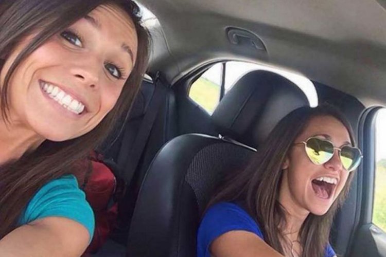 Selfie and girlfriend in the car