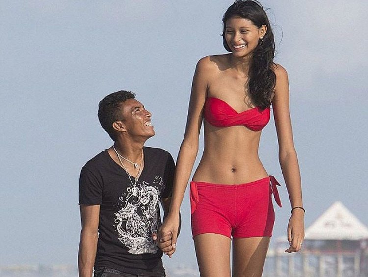 Tall women actresses