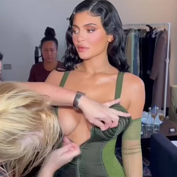 Kylie Jenner Naked chest