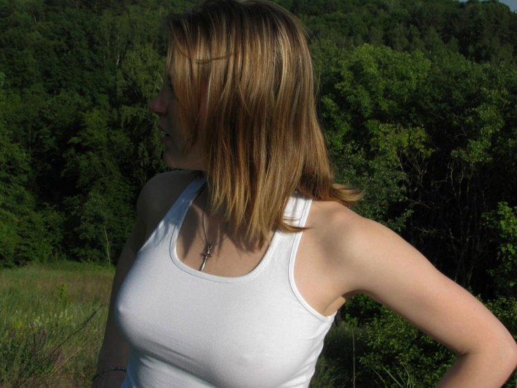 Ordinary girls without a bodice