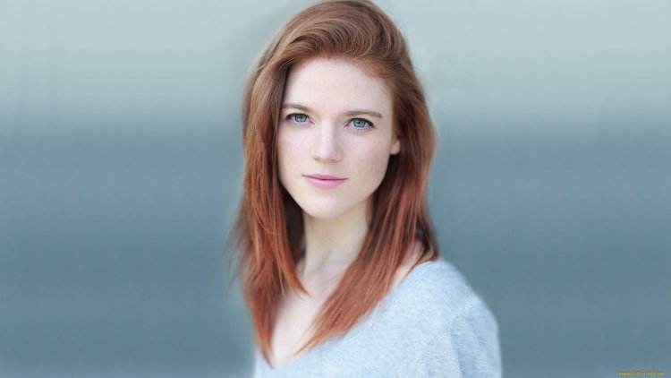 Actress Rose Leslie