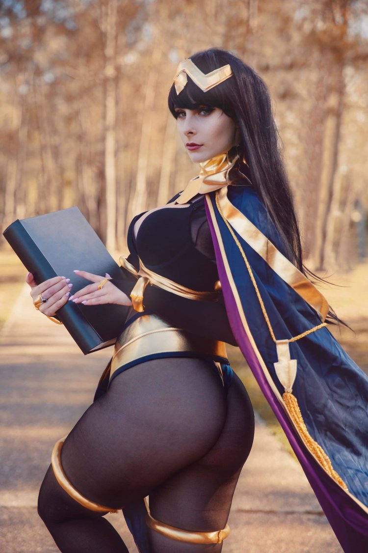Big ass cosplay