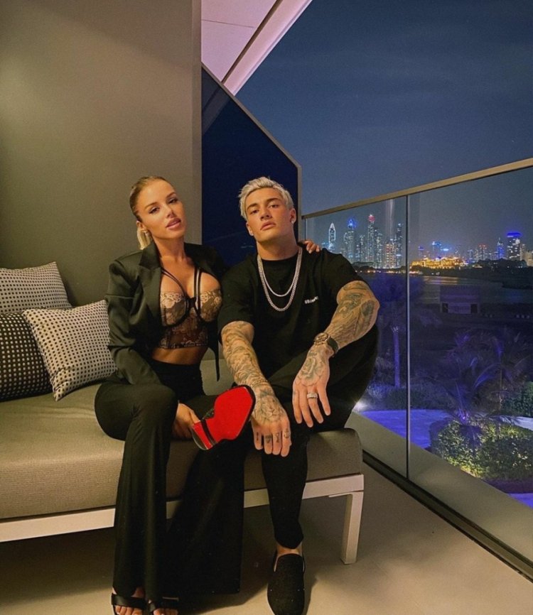 Violetta Bert plum onlyfans