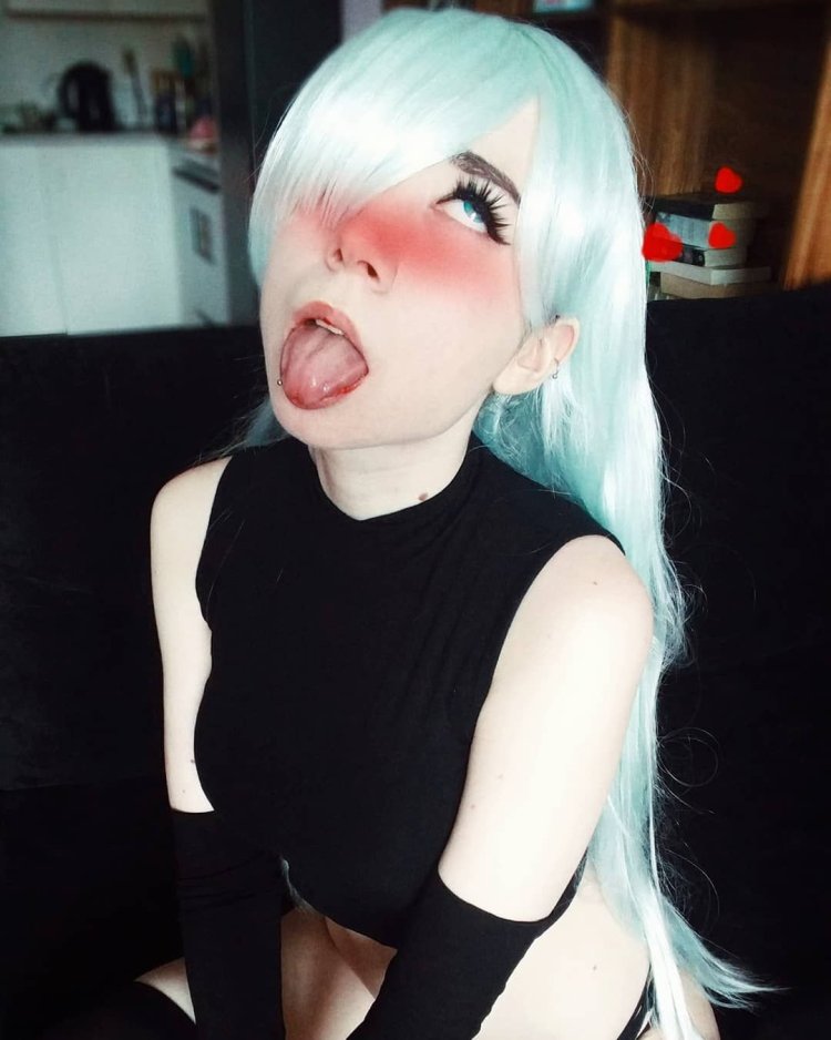 Ahegao cosplay