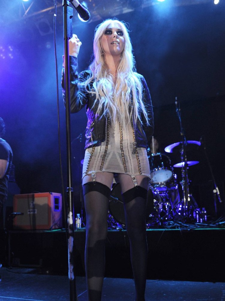 Taylor Michelle Momsen hot