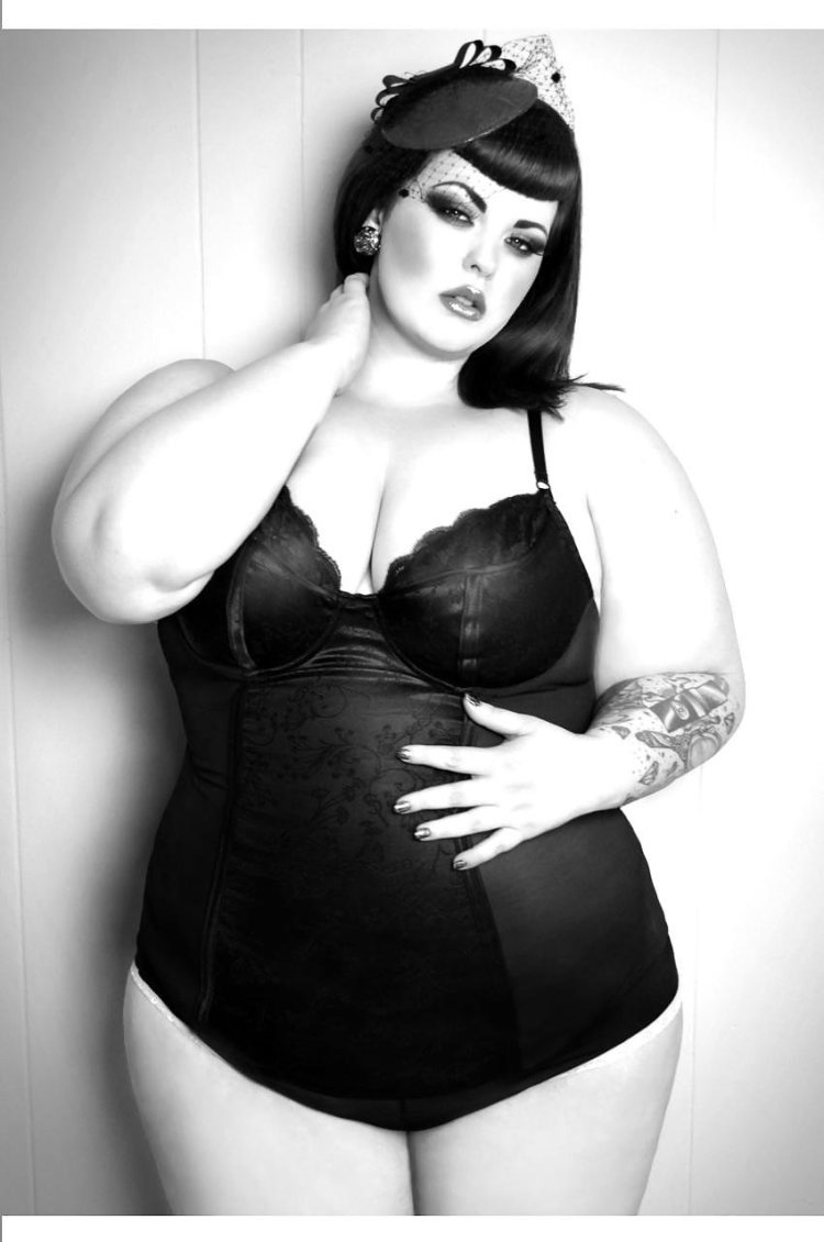 Rebecca Winter plus size model