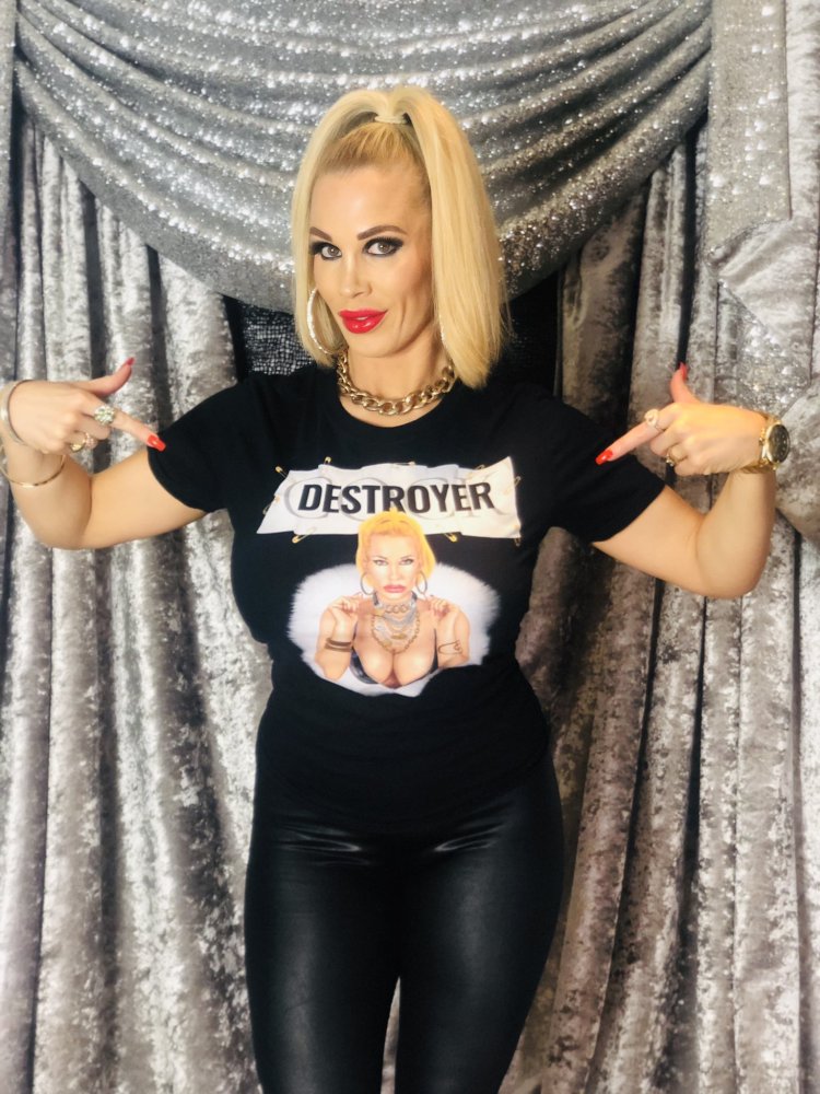 Rebecca Holly pregnant