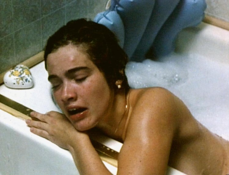 Heather Langenkamp breasts