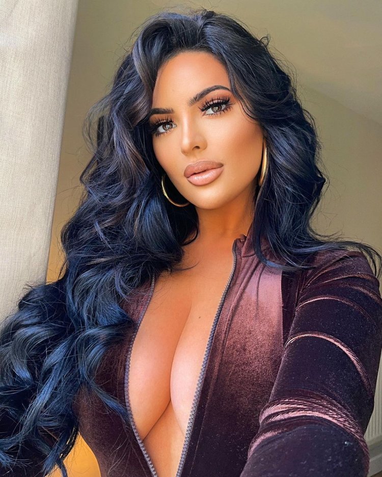 Stephanie Symonds model