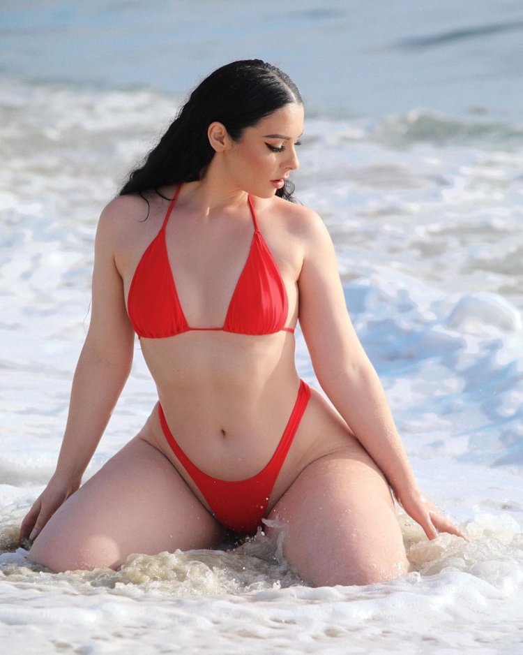 Victoria Matosa Tits