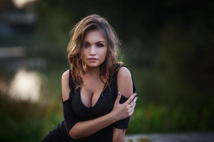 Nika Kolosova Nicole young