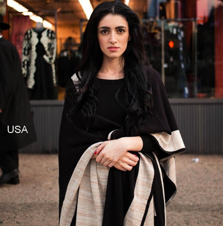 Israeli army girls without uniform