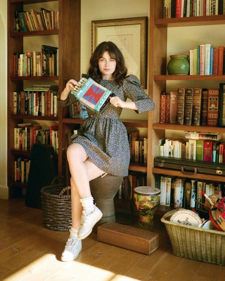 Molly Gordon Molly Gordon