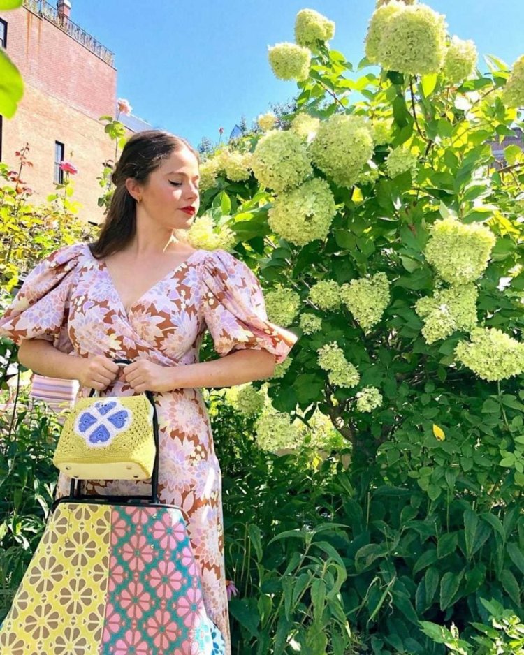 Molly Gordon Hot Pics