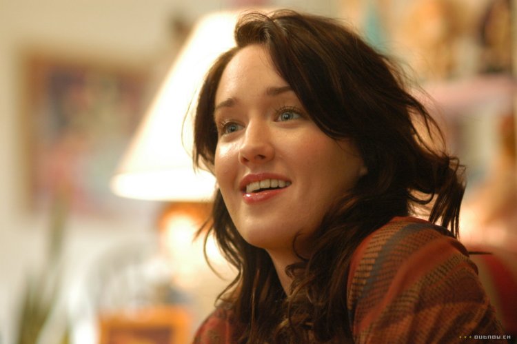 Ashley Johnson Amber Ahmet