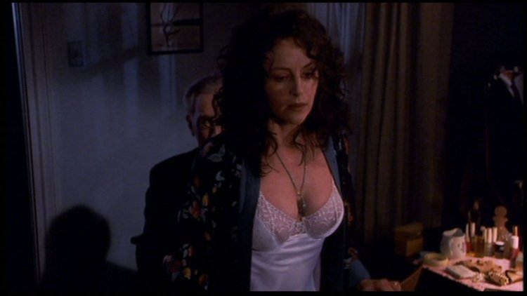 Bonnie Bedelia in youthful legs