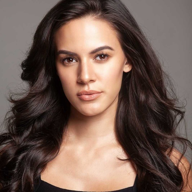 Carla Fernandez singer