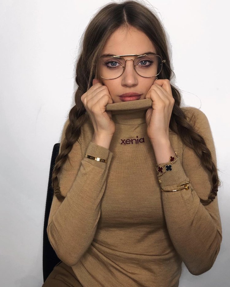 Natalie Dormer full face