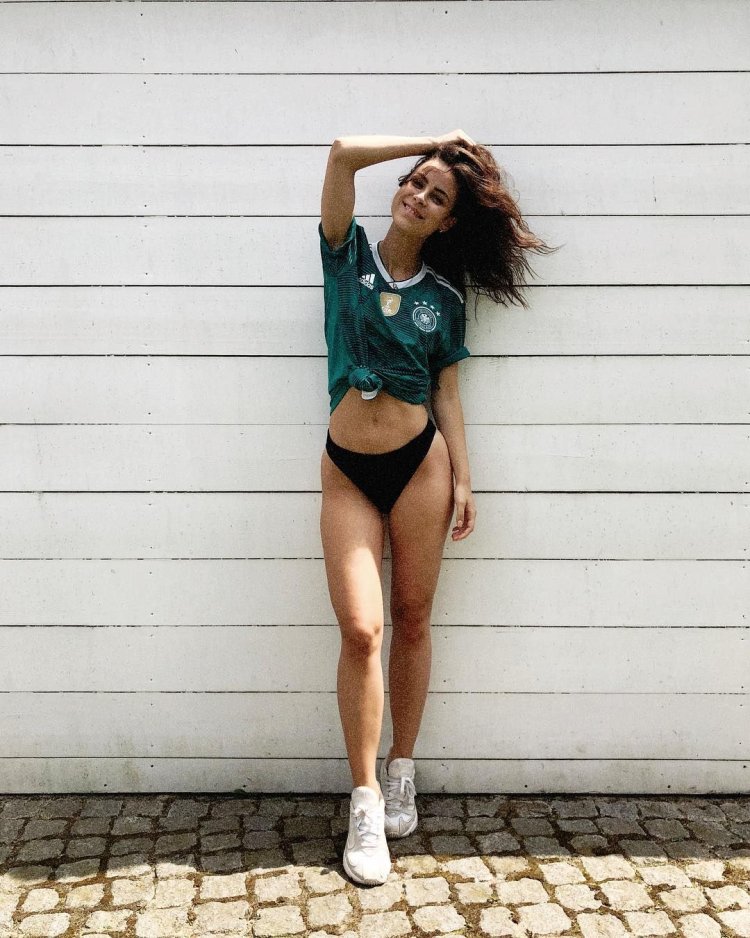 Lena Meyer-Landrut hot