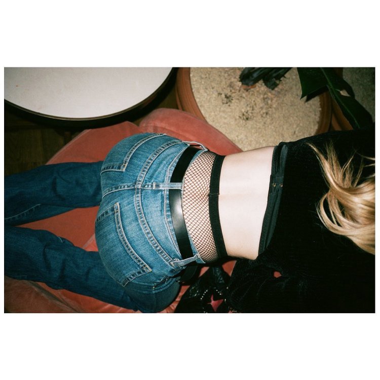 Kiernan Shipka figure xakker pussy photo