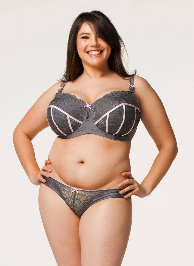 Photo of fat women in lingerie