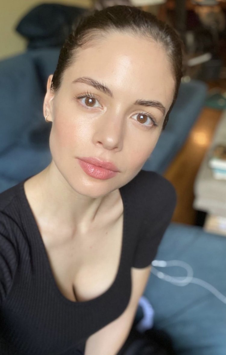 Conor Leslie without makeup