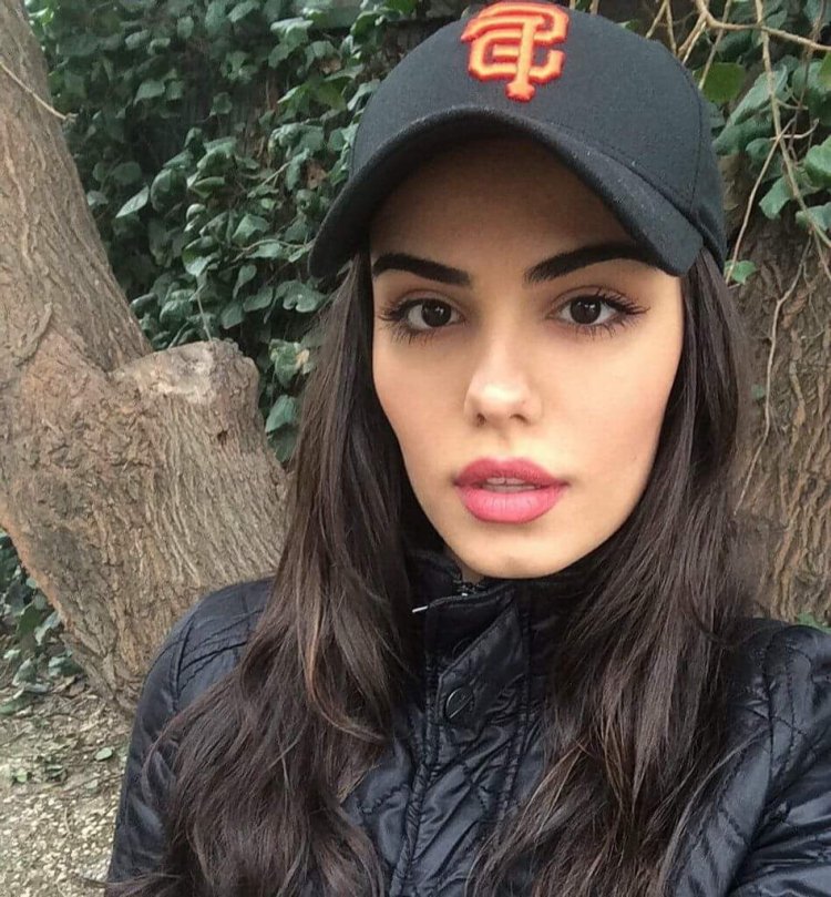 Uzgu Kaya Turk actress