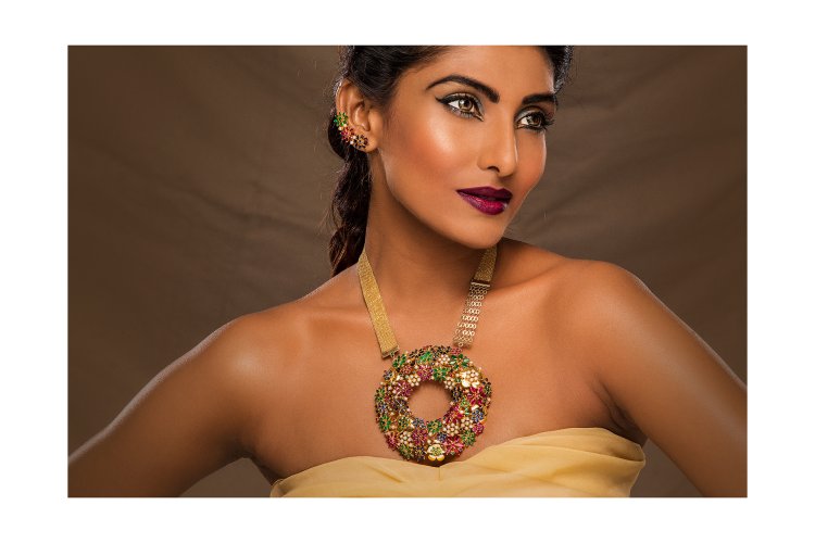 Damsel in Jewelry Glamor