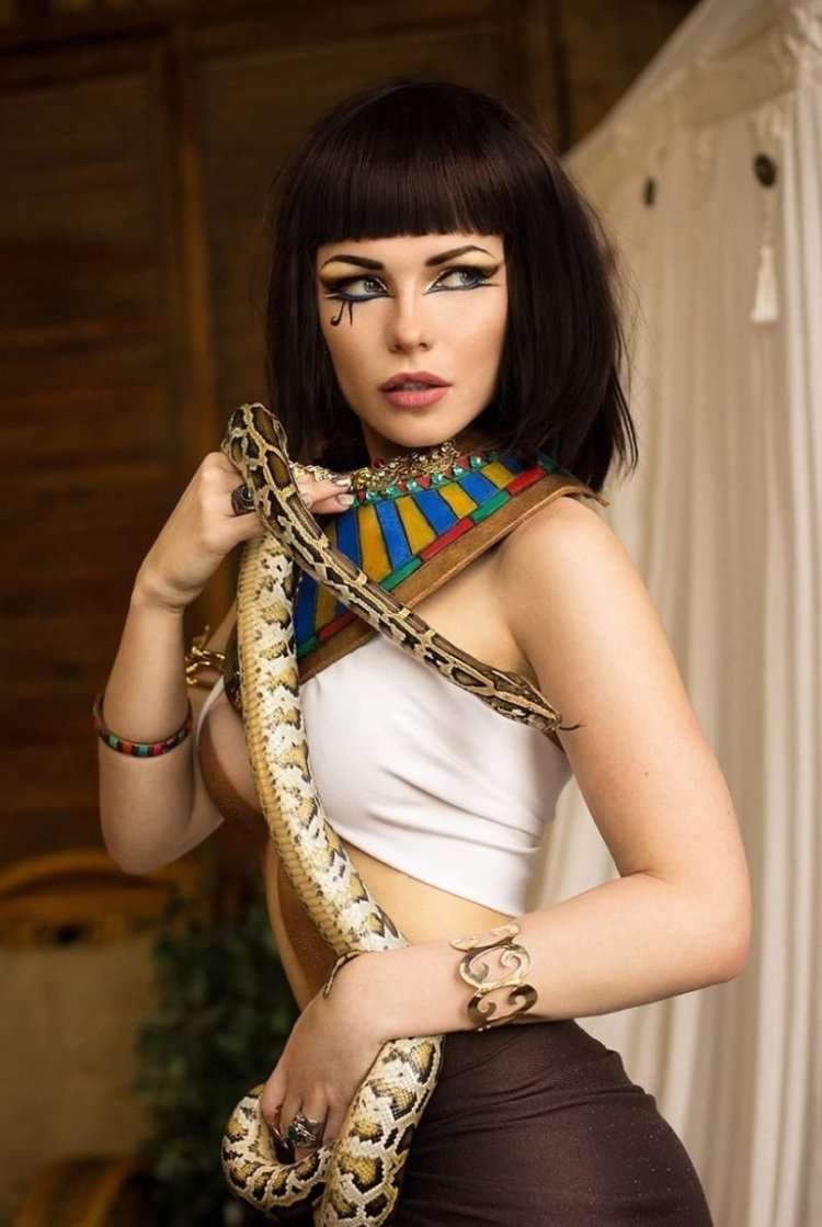 Irina Pirozhnikova Cleopatra