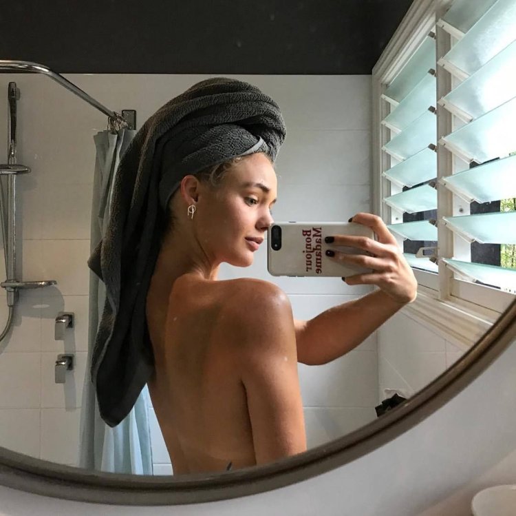 Take a nice picture in the mirror