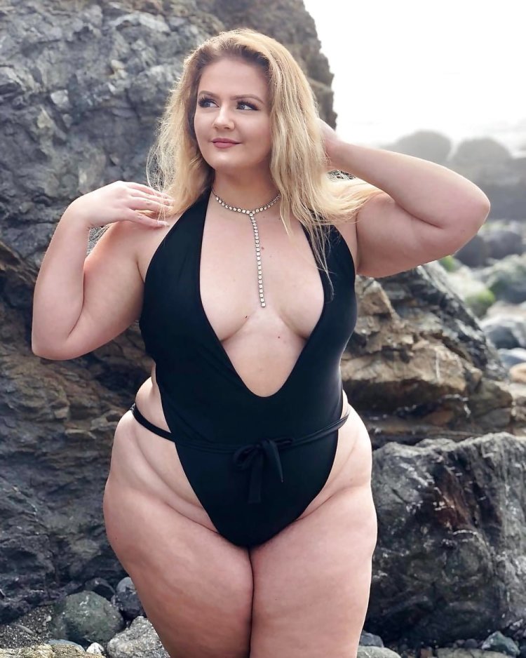 Plus size Anastasia Lux