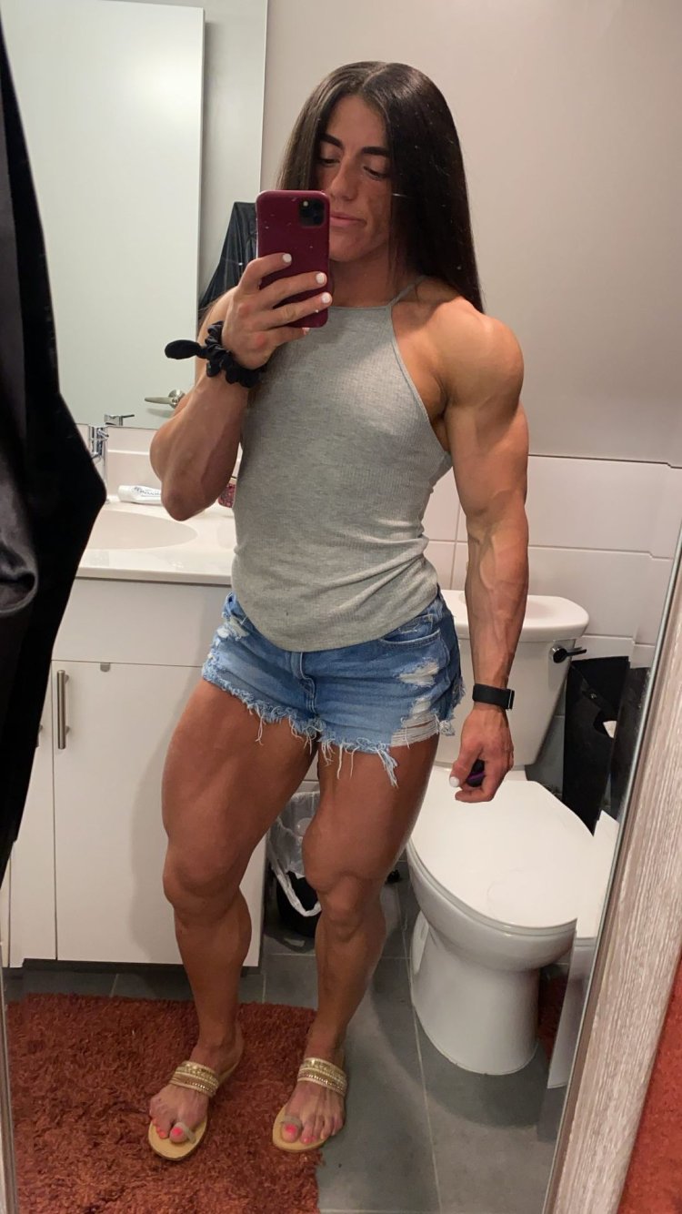 Hunter Henderson powerlifting