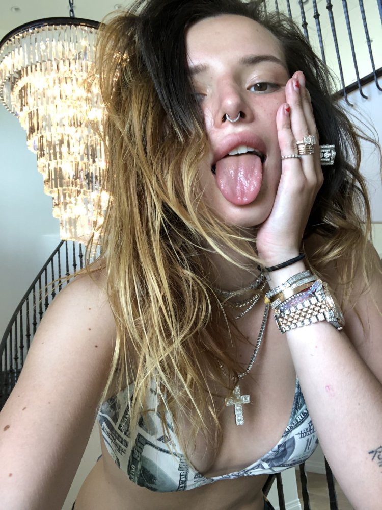 Bella thorne tongue