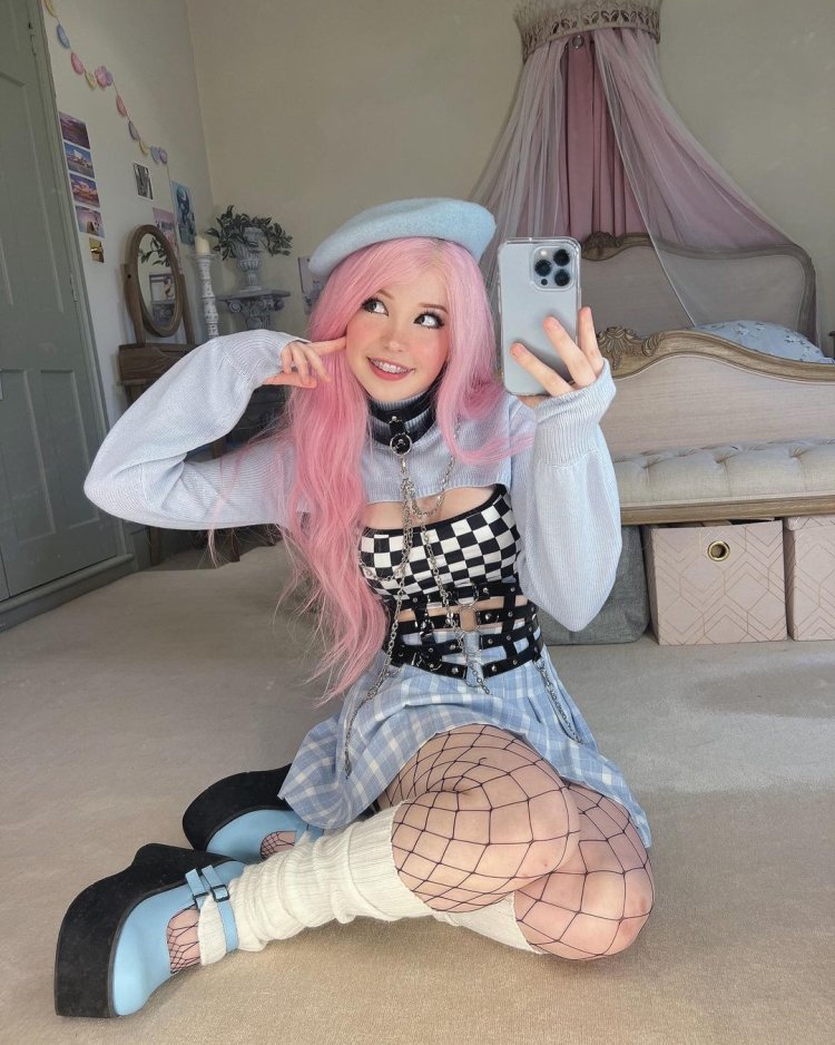 Belle Delphine spits in a Jar