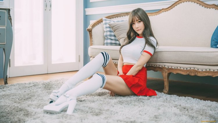 Japanese girls in golfs