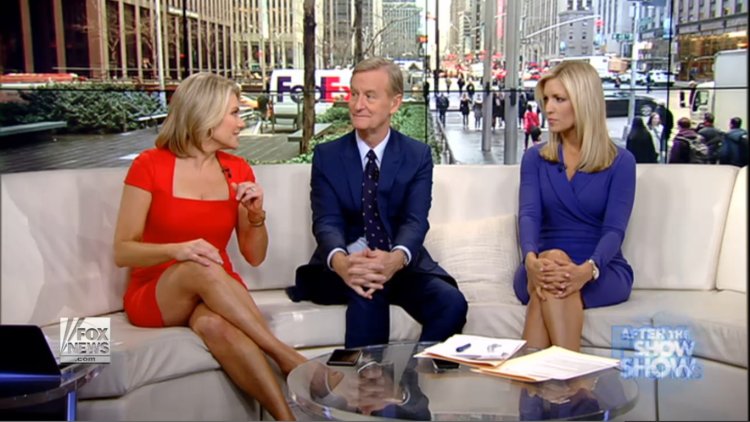 Ainsley Earhardt doops