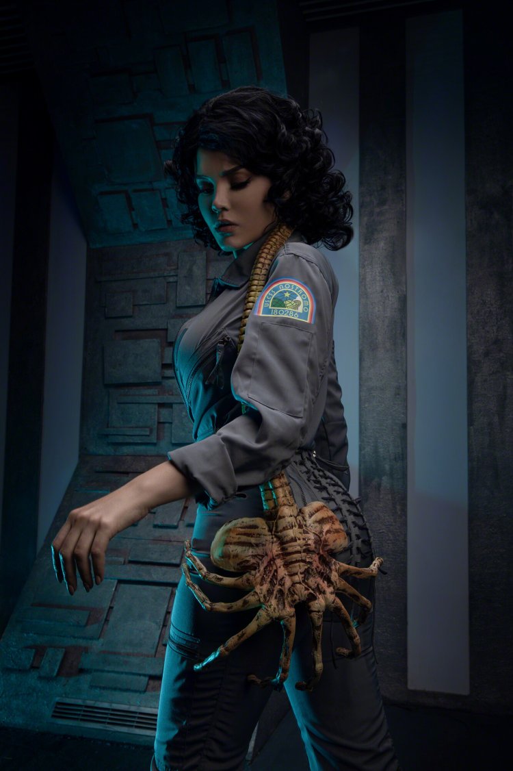 Alinka Fox Cosplay Ellen Ripley
