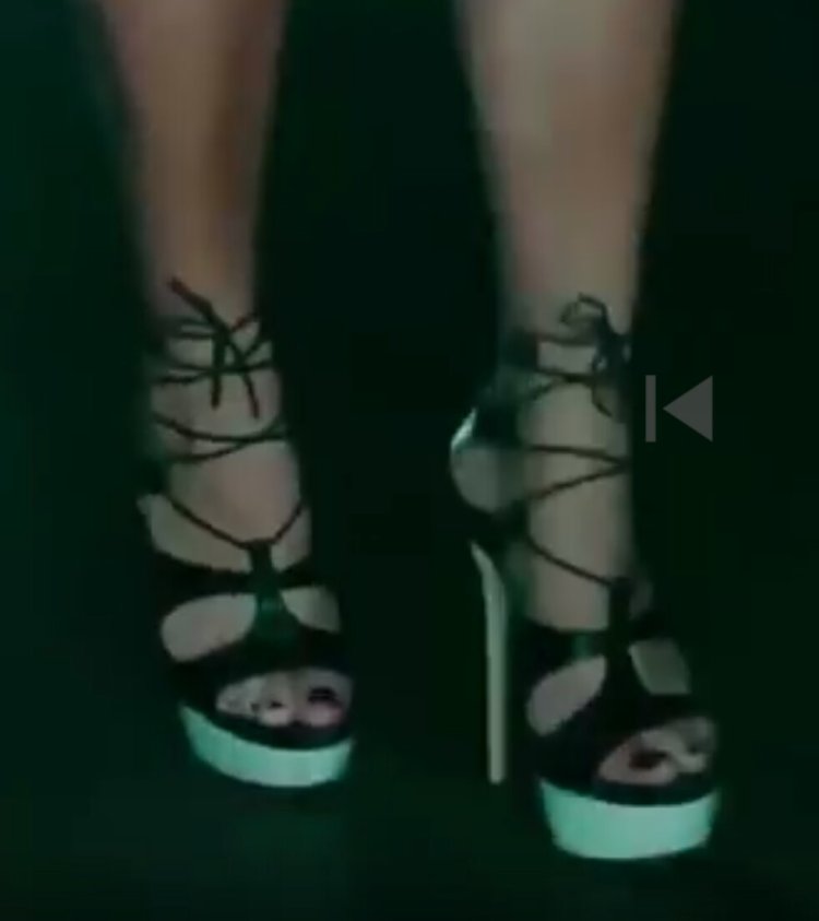 Kirstie Maldonado feet Toes