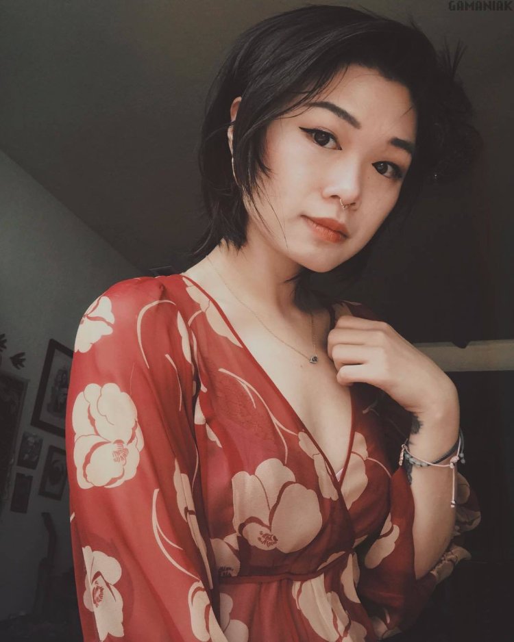 Yvette Vickers, 1959