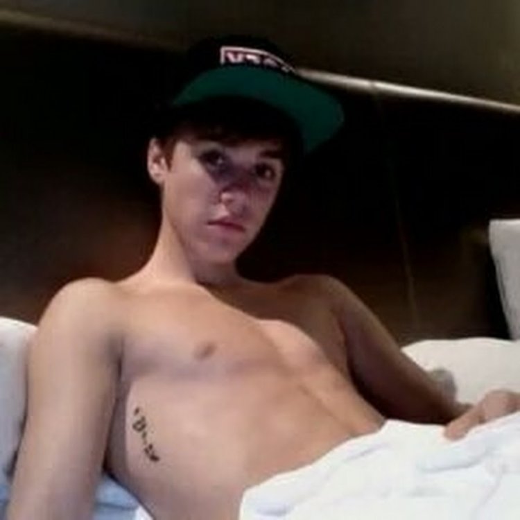 Naked Justin Bieber