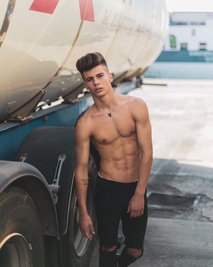 Victor Perez model torso