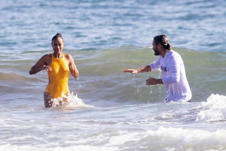 Saldana Zoe hot paparazzi