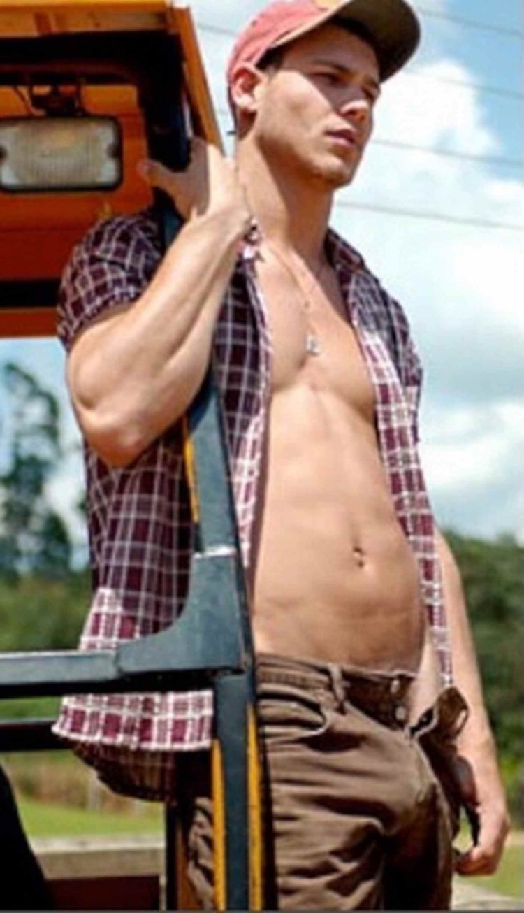 Victoria Simon Cowgirl