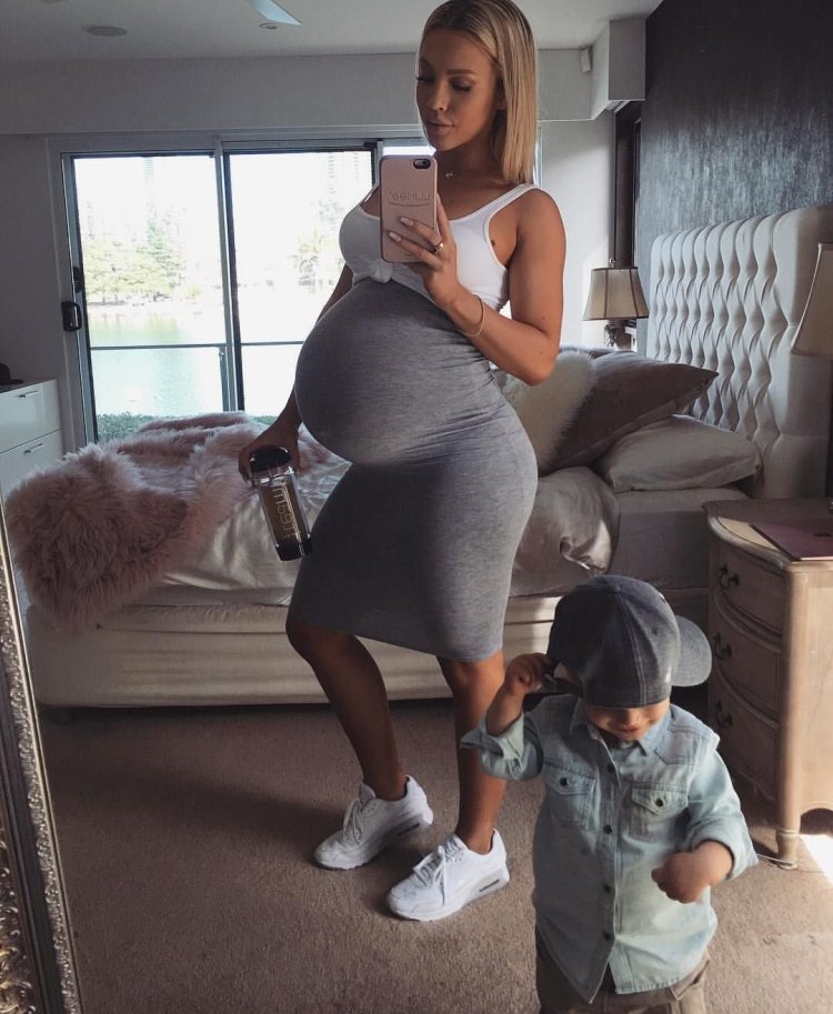 Tammy Hembrow pregnant