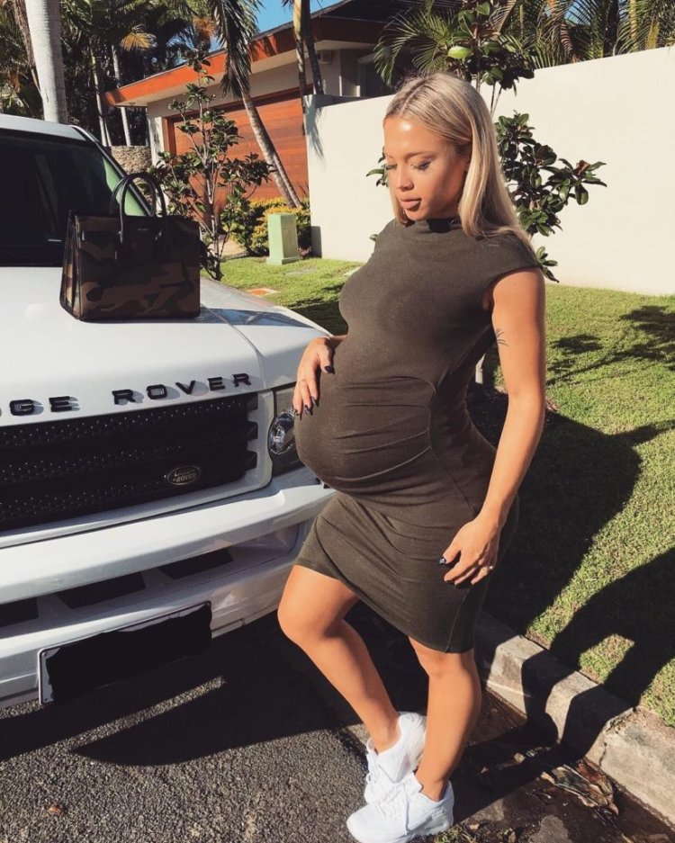 Tammy Hembrow pregnant