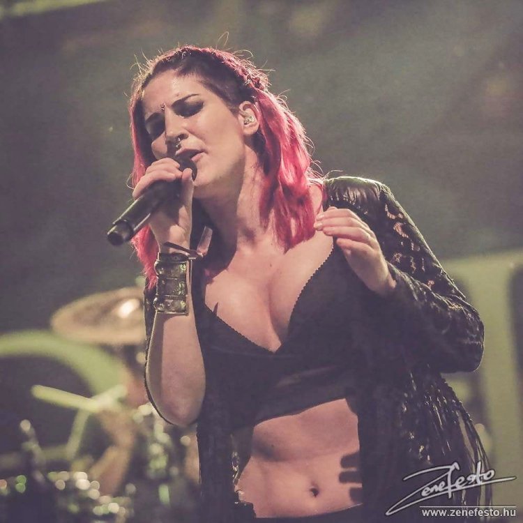 Delain Charlotte Wessels Bikini
